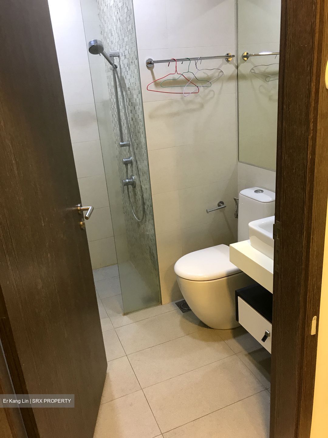 Suites 28 (D14), Apartment #492539411